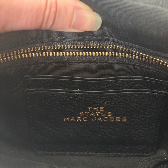 Marc Jacobs The Status Leather Crossbody Bag - Picture 4 of 10